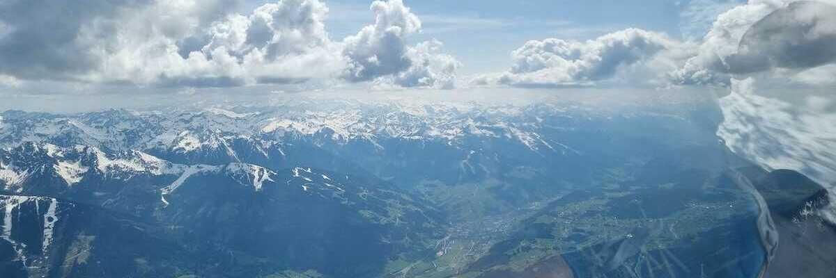 Flugwegposition um 13:14:30: Aufgenommen in der Nähe von Aich, Österreich in 2950 Meter